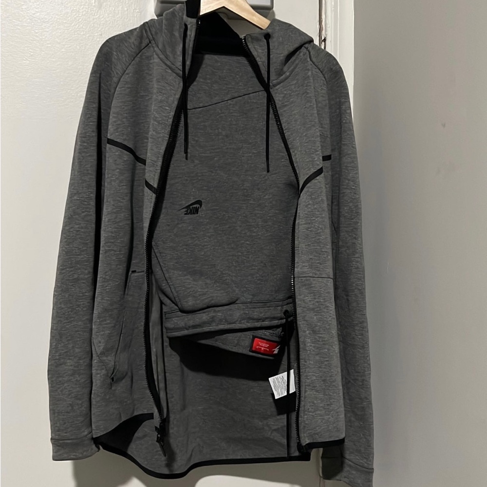 SOLD Grey Nike Tech Fleece Suit/Set